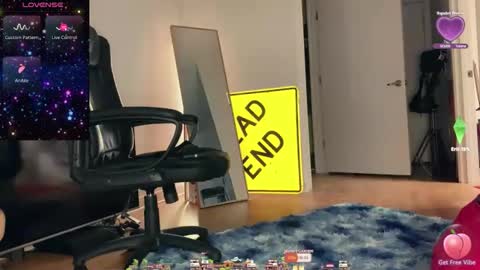 Snapshot of zoeymonroe chatting on October 15, 9:26 pm zoeymonroe online show from October 15, 9:26 pm