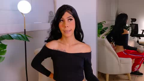 Zoey online show from June 8, 12:05 pm