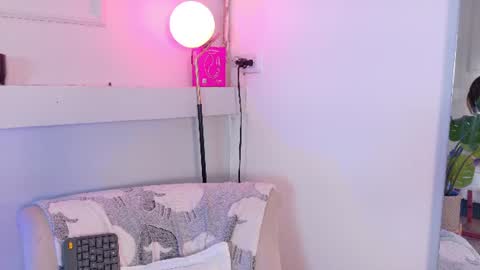 Zoey online show from June 25, 1:48 pm