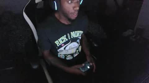 zoneingout online show from December 15, 4:17 am