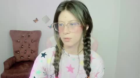 Snapshot of zooeybelair chatting on November 7, 3:01 pm Alicie online show from November 7, 3:01 pm