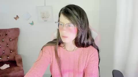 Snapshot of zooeybelair chatting on November 11, 4:40 pm Alicie online show from November 11, 4:40 pm