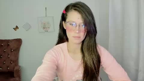 Snapshot of zooeybelair chatting on July 7, 8:07 am Alicie online show from July 7, 8:07 am
