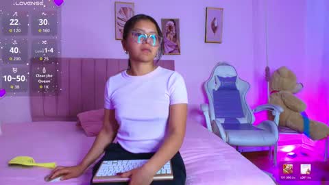 Snapshot of zoow_bluussh chatting on February 27, 12:05 pm Zoe online show from February 27, 12:05 pm