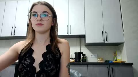 Snapshot of zoriana20 chatting on October 7, 6:27 pm zoriana20 online show from October 7, 6:27 pm