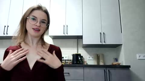 Snapshot of zoriana20 chatting on November 9, 6:39 pm zoriana20 online show from November 9, 6:39 pm