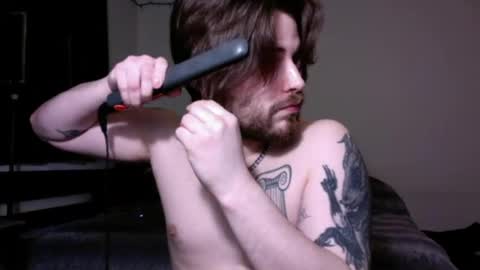 zorvello_83 online show from April 14, 7:31 pm