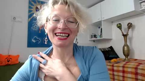 Snapshot of zosya1111 chatting on December 15, 12:49 pm Zosya1111 online show from December 15, 12:49 pm