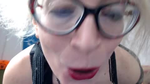 Snapshot of zosya1111 chatting on February 8, 12:17 pm Zosya1111 online show from February 8, 12:17 pm