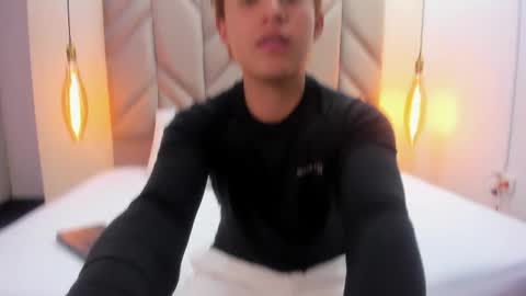 Zukulan online show from November 6, 4:19 pm