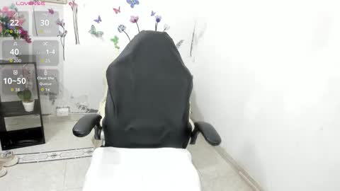 Snapshot of zulay_mom chatting on February 26, 6:29 pm ZULAY online show from February 26, 6:29 pm