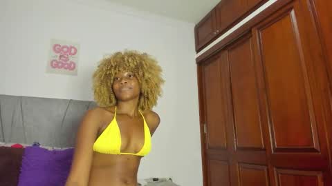 Snapshot of zule__williams chatting on November 20, 1:06 am zule online show from November 20, 1:06 am