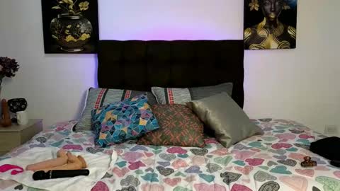 Snapshot of zuly_zahir_01 chatting on February 15, 12:33 pm zuly goode online show from February 15, 12:33 pm