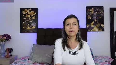 Snapshot of zuly_zahir_01 chatting on February 17, 10:51 am zuly goode online show from February 17, 10:51 am