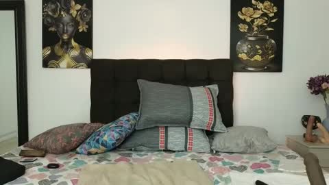 Snapshot of zuly_zahir_01 chatting on February 18, 2:59 am zuly goode online show from February 18, 2:59 am