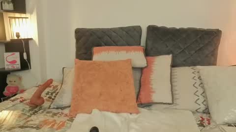 Snapshot of zuly_zahir_01 chatting on March 2, 11:18 am zuly goode online show from March 2, 11:18 am