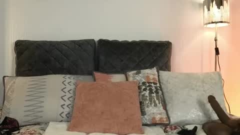 Snapshot of zuly_zahir_01 chatting on March 5, 9:05 am zuly goode online show from March 5, 9:05 am