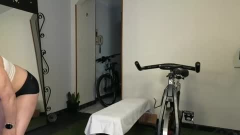 Snapshot of zuly_zahir_01 chatting on March 6, 4:07 pm zuly goode online show from March 6, 4:07 pm