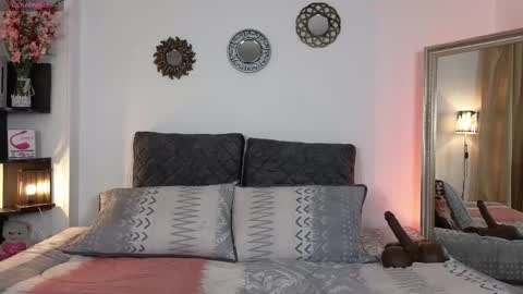 Snapshot of zuly_zahir_01 chatting on March 12, 10:17 pm zuly goode online show from March 12, 10:17 pm