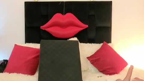 Snapshot of zuly_zahir_01 chatting on September 16, 10:55 pm zuly goode online show from September 16, 10:55 pm