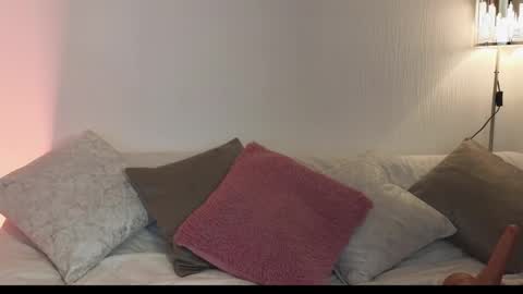 Snapshot of zuly_zahir_01 chatting on October 4, 8:01 am zuly goode online show from October 4, 8:01 am