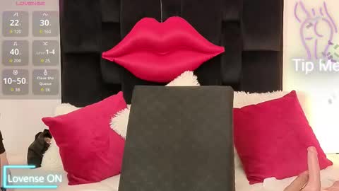 Snapshot of zuly_zahir_01 chatting on October 20, 10:32 pm zuly goode online show from October 20, 10:32 pm