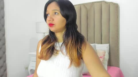 Im Zusan My schedule is from 1030pm to 430 am colombian time online show from March 31, 3:08 am