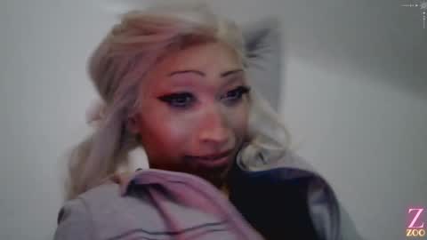 Snapshot of zya_zoo chatting on December 25, 2:57 am ZYA online show from December 25, 2:57 am