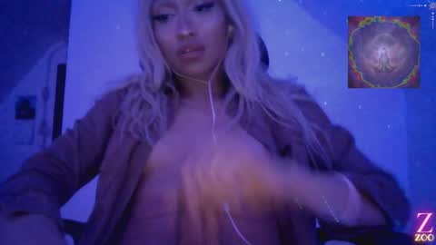 Snapshot of zya_zoo chatting on January 11, 4:06 am ZYA online show from January 11, 4:06 am