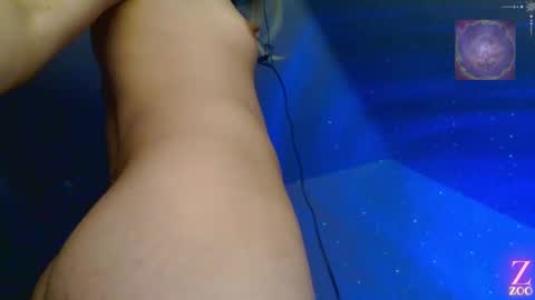 Snapshot of zya_zoo chatting on January 23, 8:24 pm ZYA online show from January 23, 8:24 pm