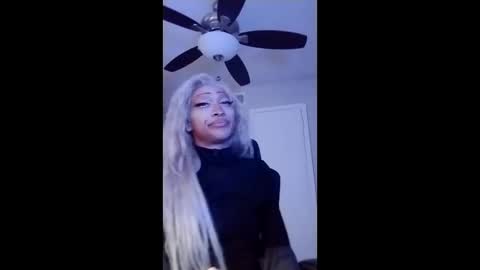 Snapshot of zya_zoo chatting on December 20, 12:51 am ZYA online show from December 20, 12:51 am