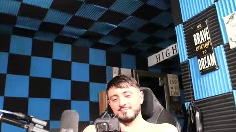 Snapshot of zyzz4444 chatting on December 3, 4:36 am Greek God online show from December 3, 4:36 am