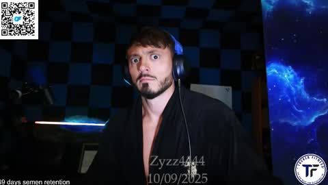 Snapshot of zyzz4444 chatting on October 10, 12:15 pm Greek God online show from October 10, 12:15 pm