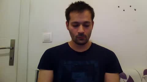 Snapshot of zzzzzzz41 chatting on December 5, 4:34 pm zzzzzzz41 online show from December 5, 4:34 pm