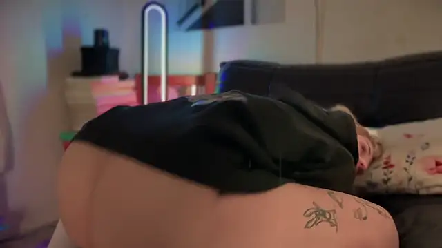 Snapshot of Mannarie_Madsinn chatting on March 17, 2:08 am Mannarie Madsinn online show from March 17, 2:08 am