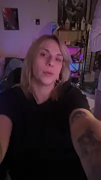 Snapshot of Mannarie_Madsinn chatting on November 15, 7:10 pm Mannarie Madsinn online show from November 15, 7:10 pm