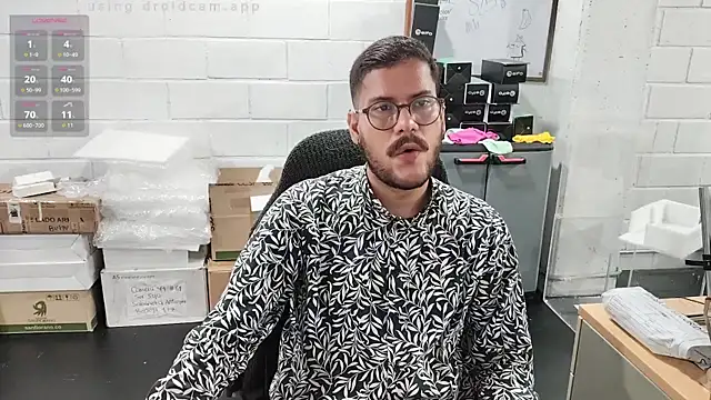 Snapshot of AndyHepburn chatting on September 30, 3:17 pm AndyHepburn online show from September 30, 3:17 pm