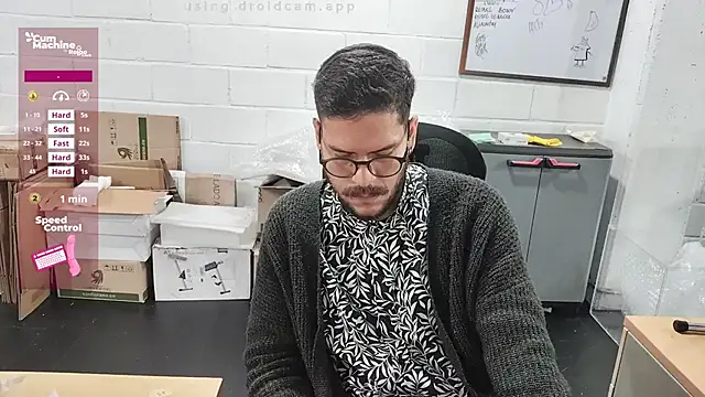 Snapshot of AndyHepburn chatting on October 9, 4:27 pm AndyHepburn online show from October 9, 4:27 pm