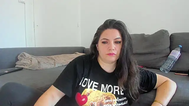 Snapshot of Squirtlady38 chatting on July 9, 10:19 am Squirtlady38 online show from July 9, 10:19 am