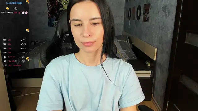 Horny Nikki  online show from December 13, 6:21 am