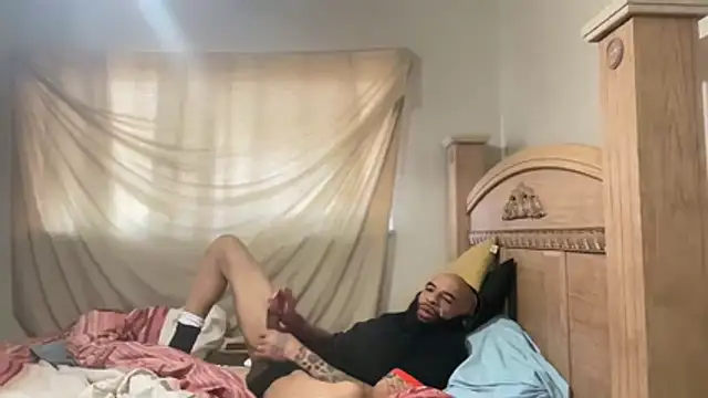 ANAKONDA KIING online show from January 5, 9:40 pm