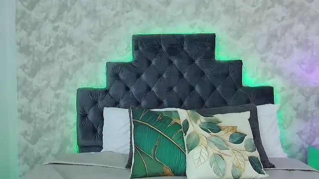 elizabeth coleman online show from April 15, 8:42 pm