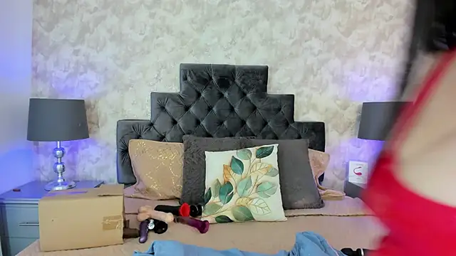 elizabeth coleman online show from July 16, 9:54 pm