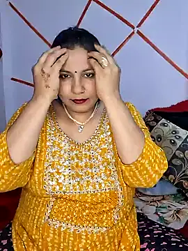 Snapshot of MOM-SUN-COUPLE chatting on January 10, 3:27 pm MOM-SUN-COUPLE online show from January 10, 3:27 pm