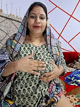 Snapshot of MOM-SUN-COUPLE chatting on February 26, 8:11 pm MOM-SUN-COUPLE online show from February 26, 8:11 pm