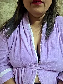 MOM-SUN-COUPLE online show from April 4, 8:45 am