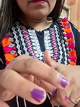 MOM-SUN-COUPLE online show from April 12, 10:09 am