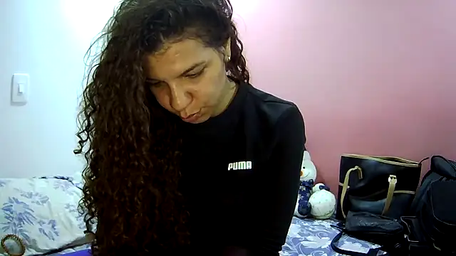 gatubelahot online show from December 23, 4:43 am