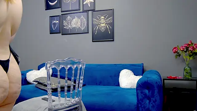 Katewalker  online show from March 7, 9:17 pm