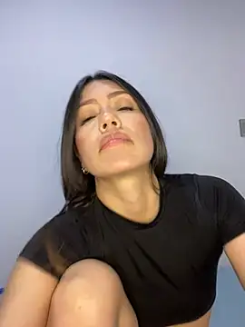 Snapshot of martina_contreras chatting on December 30, 6:09 am martina contreras online show from December 30, 6:09 am